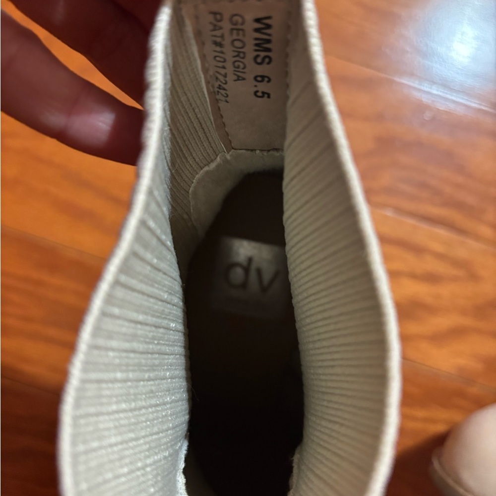 DV by Dolce Vita Cream Ankle Booties - Picture 3 of 4